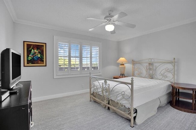 Building Photo - 2002 Granada Dr