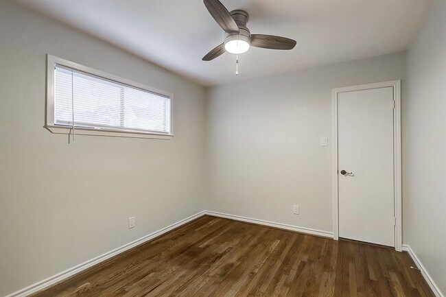 Building Photo - 1051 Gardenia Dr