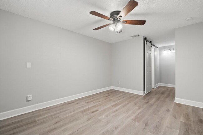 Building Photo - UPGRADED Home For Rent in Orangewood Highl...
