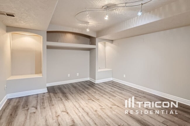 Building Photo - 4318 Sunridge Dr