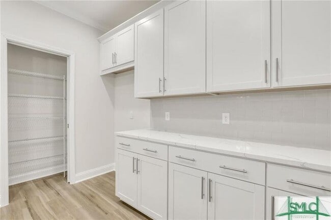 Building Photo - 157 Lower Creek Dr