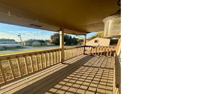 Balcony - 35711 Alfred St