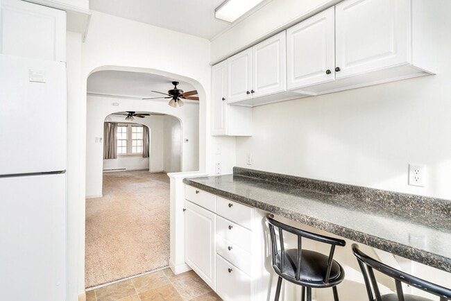 Building Photo - 5724 W 8th St