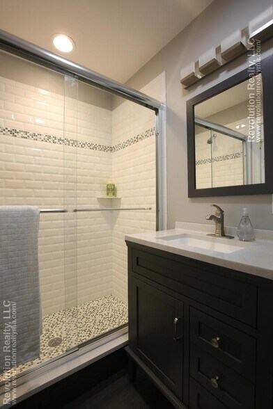 Building Photo - 20 George St