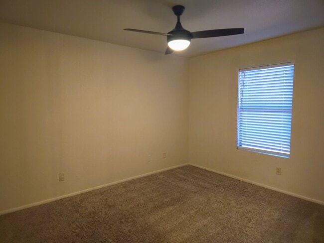 Building Photo - HOUSE - VILLAGE OF OAK CREEK