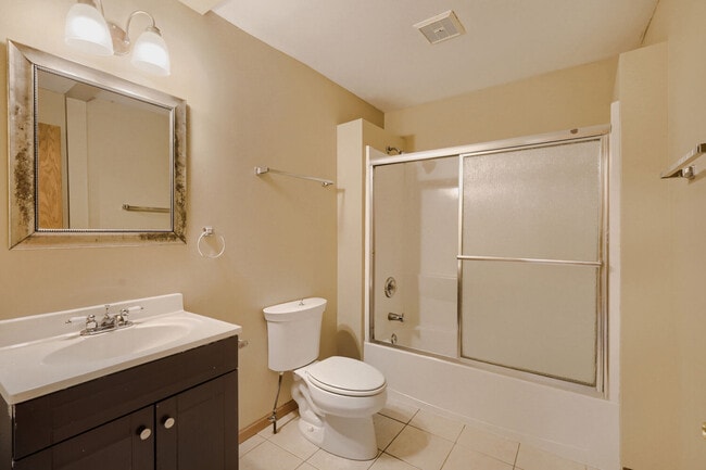 Building Photo - 2805 Breckenridge Cir