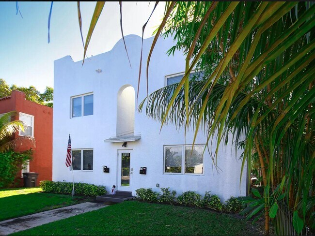 Building Photo - 518 Biscayne Dr