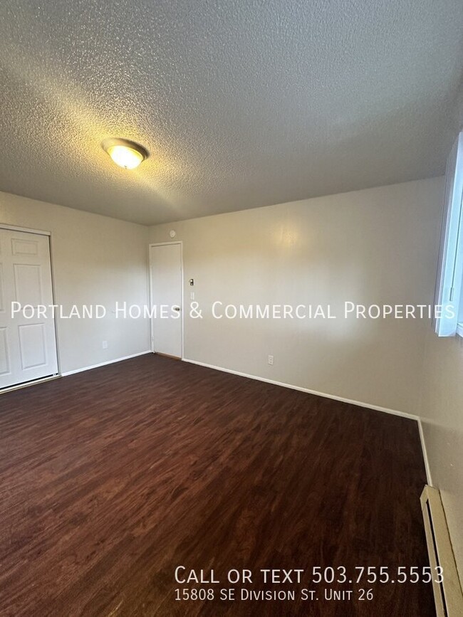 Building Photo - 2-Bedroom Apartment, Upstairs, Near Transp...