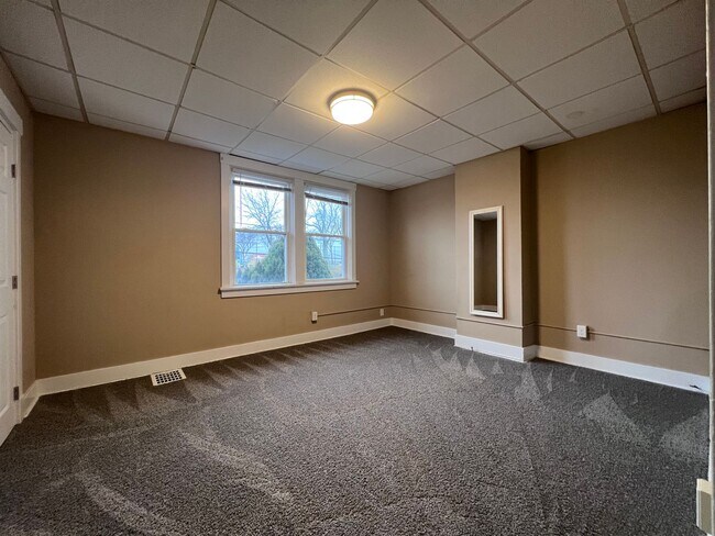 Building Photo - 2 Bedroom Townhome for Rent in the Arlingt...