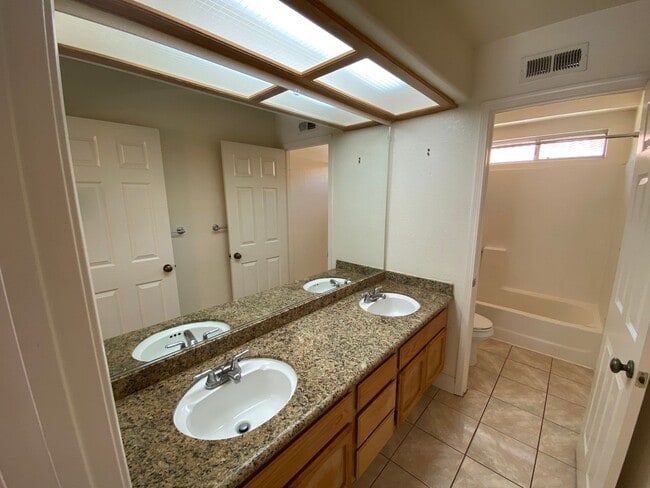 Building Photo - Pasatiempo 4 Bedroom Home