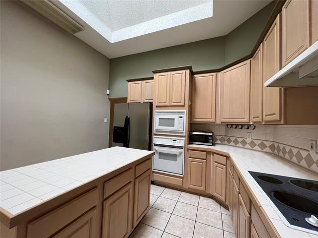 Building Photo - 2421 Princess Ct