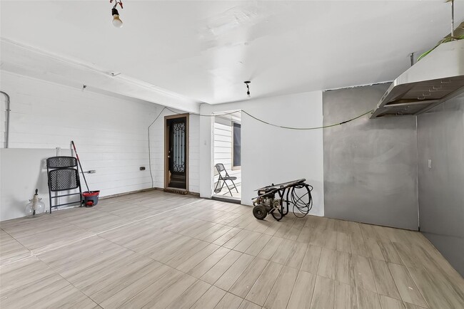 Building Photo - 9322 Limestone Ranch Ln