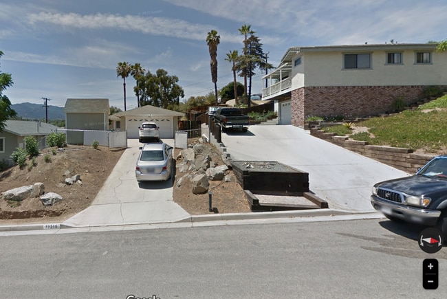 Building Photo - 19215 Diplomat Ave