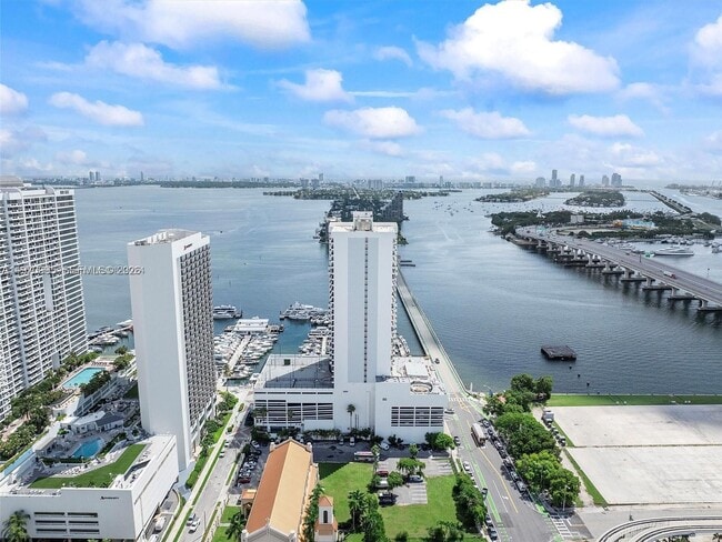 Building Photo - 555 NE 15th St