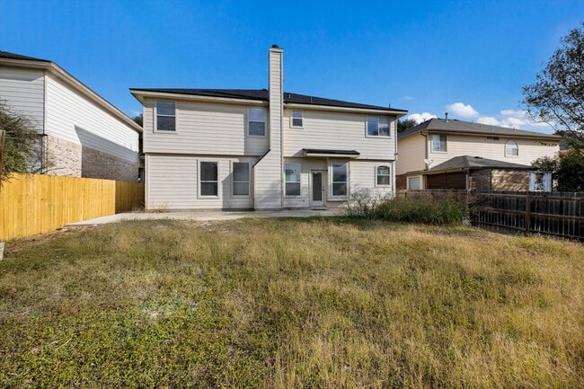 Building Photo - Move-In Ready 5-Bedroom With New Vinyl Floors