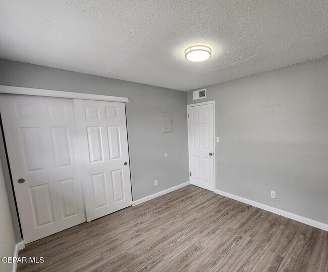 Building Photo - 11424 Wharf Cove Dr