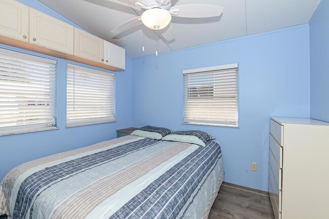 Building Photo - 122 Nettles Blvd