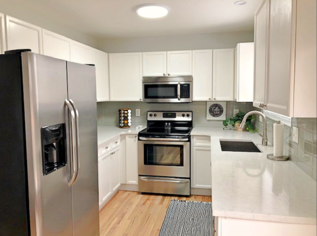 Building Photo - 1006 Cuerto Ln