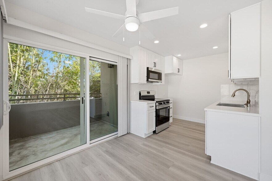 Building Photo - 5409 Radford Ave