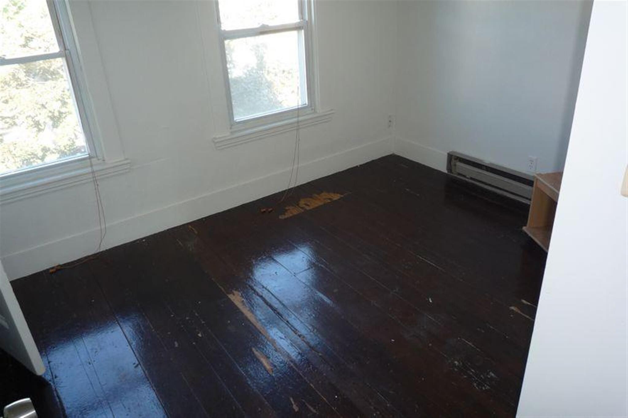 Building Photo - 569 Main St