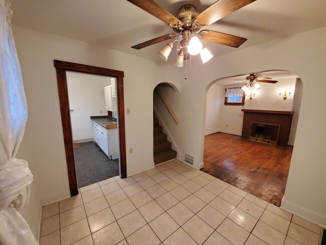Building Photo - 1137 Oakleaf Dr