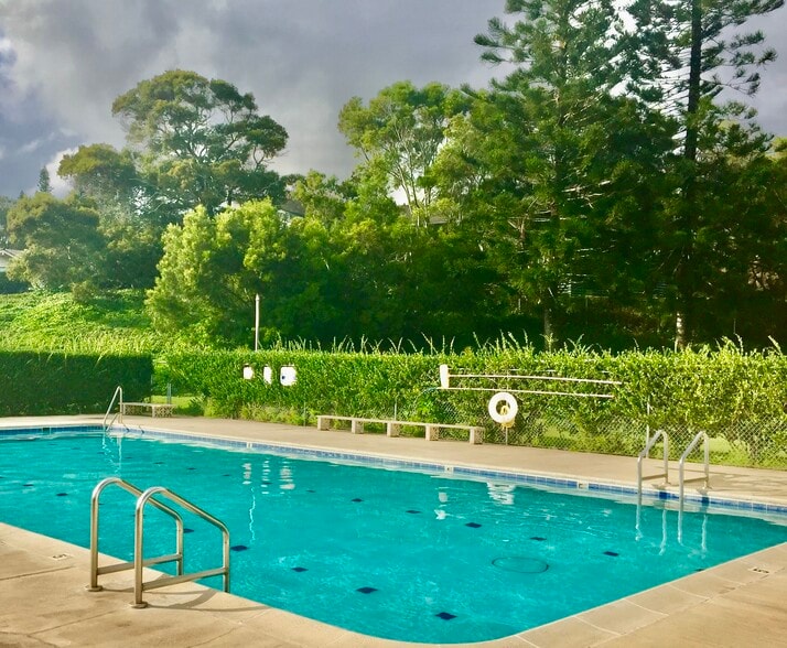 pool at rec center 2 min walk - 2158 Halekoa Dr