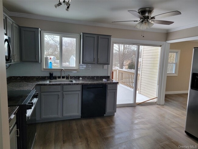 Building Photo - 19 Essex Rd