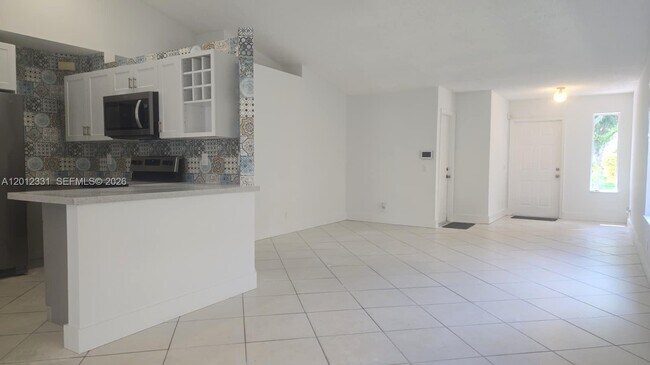 Building Photo - 1527 Palermo Dr