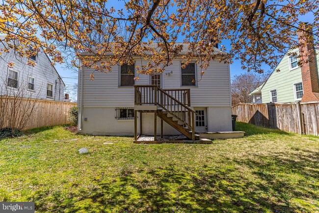 Building Photo - 859 N Abingdon St