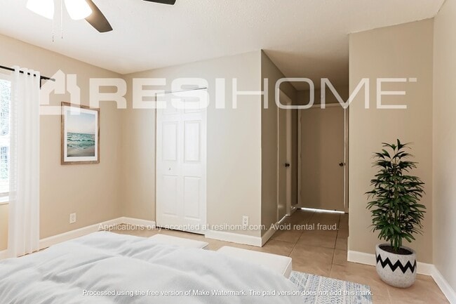 Building Photo - 7398 Willow Springs Cir E