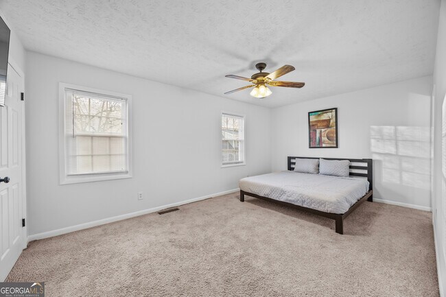 Building Photo - 2858 Spring Villa Ln