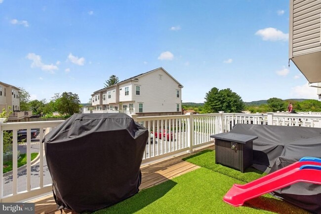 Building Photo - 6157 Posey St