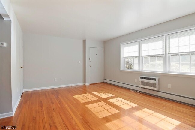 Building Photo - 159 Ridge Rd