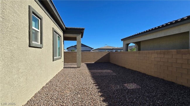 Building Photo - 852 Weston Ridge St