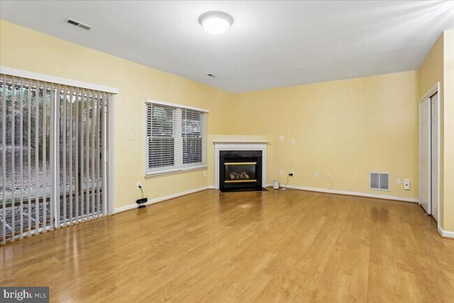 Building Photo - 2943 St Helen Cir
