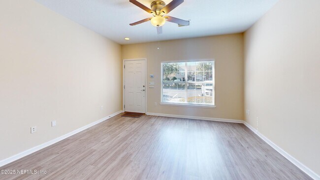 Building Photo - 8127 Summer Palm Ct