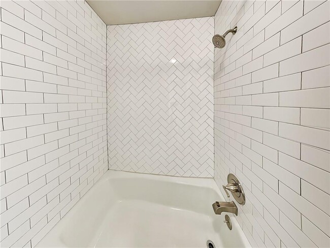 Building Photo - 325 Towergate Pl