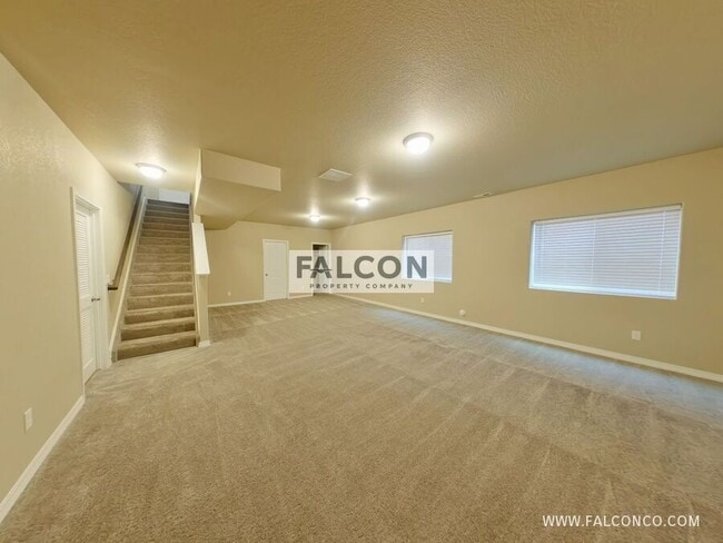 Building Photo - 9958 Golf Crest Dr