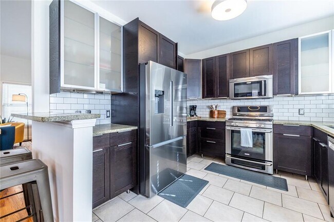 Building Photo - 69 Randolph St NE