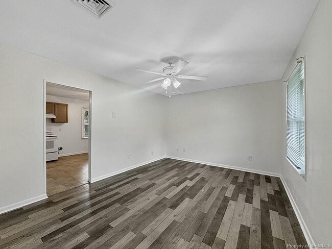 Building Photo - 105 Walker Dr