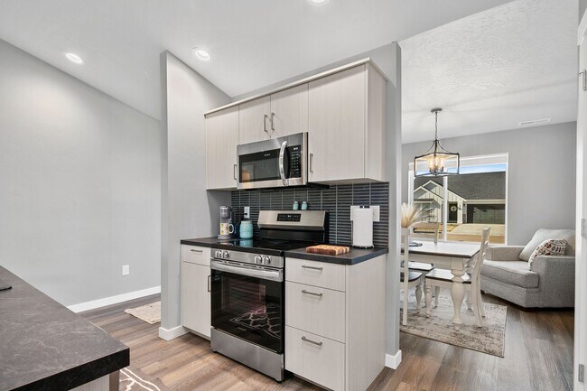 Building Photo - Lovely Meridian Home