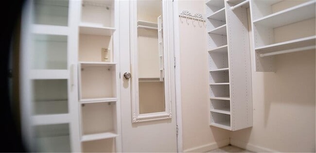 Building Photo - 4083 Deerbrook Way SW