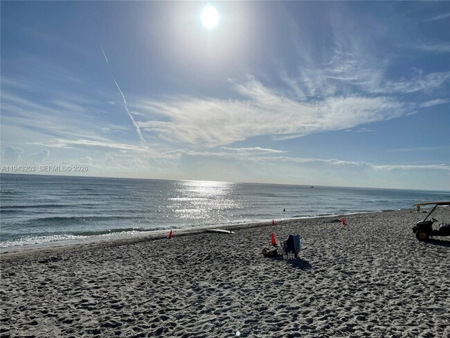 Building Photo - 1625 N 15th Terrace