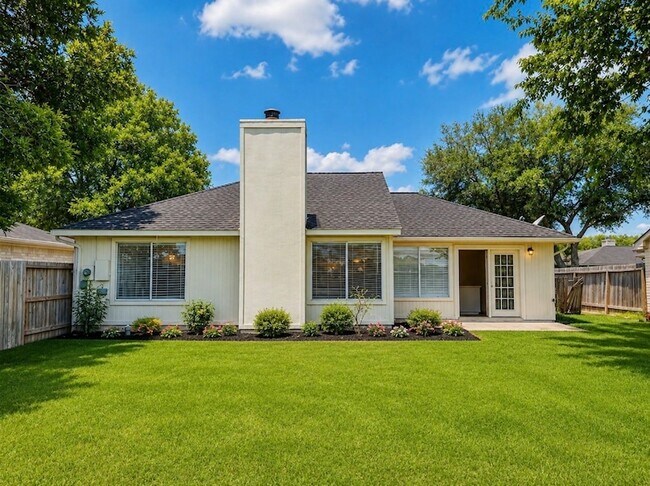 Building Photo - 3023 Garden Ln