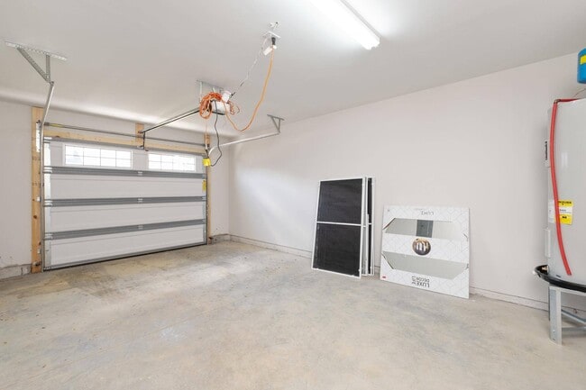 Building Photo - 2740 Village Dr