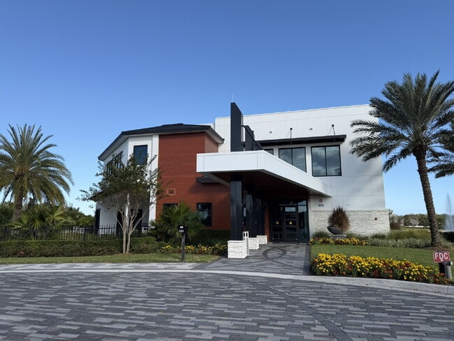 Building Photo - Beautiful Custom Home in Del Webb 55+ Community