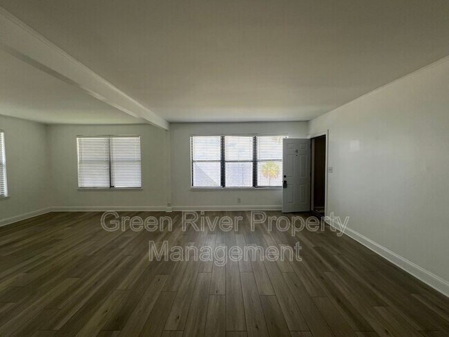 Building Photo - 1789 River Rd