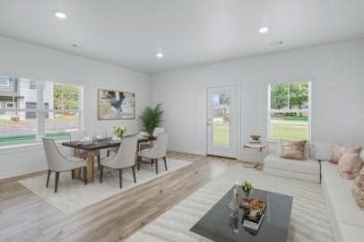 Building Photo - 547 W Pickens Rd