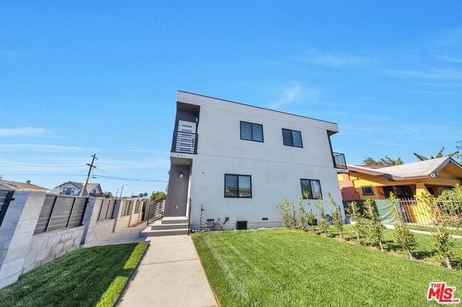 Building Photo - 4239 Halldale Ave