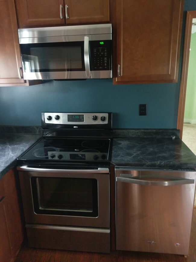 Building Photo - 502 Eben Ave